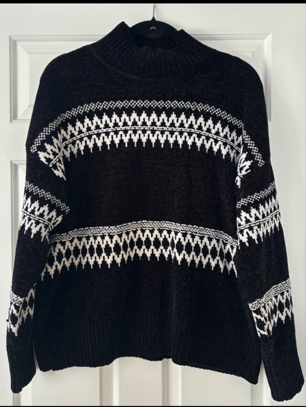 Christian Siriano Black and White Sweater - Size XL - NWOT